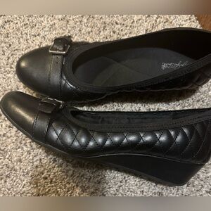 Women’s Black Quilted Wedge Flat